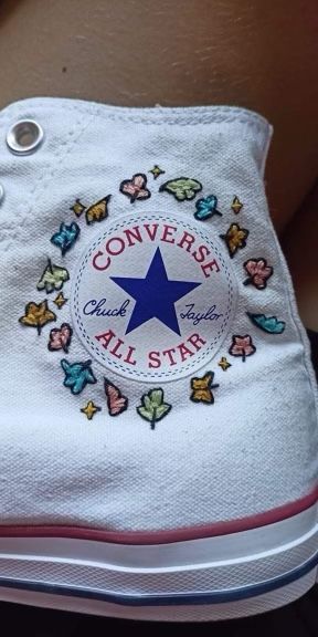 Converse Embroidery, Embroidered Converse, Cute Converse, Embroidery Shoes, Pola Sulam, Mia 3, 자수 디자인, Aesthetic Shoes, Swag Shoes