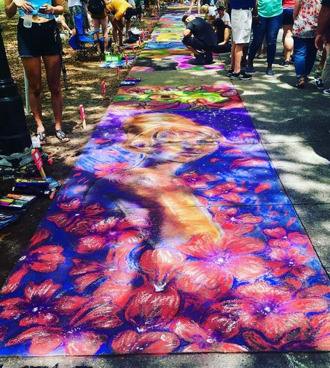 Chalk Art Professional, Chalk Mural Sidewalk, Drawing Contest Ideas, Chalk Art Contest, Pavement Chalk Art, Chalk Mural, Summer School Art, Chalk Art Festival, Chalk Art Ideas