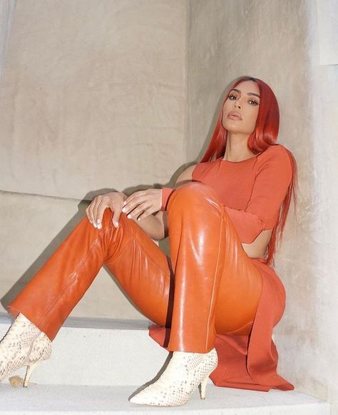 Kim Kardashian Orange, Vintage Versace Dress, Deep Red Hair, Kim Kardashian Outfits, Dyed Red Hair, Kim Kardashian West, Kim K, Kardashian Jenner, Red Outfit