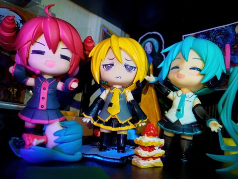 Triple Baka Squad Matching Pfps, Teto Nendoroid, Triple Baka Squad, Vocaloid Figures, Triple Baka, Akita Neru, Kasane Teto, Kagamine Rin And Len, Miku Hatsune Vocaloid