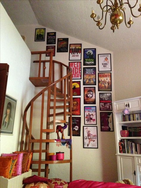 Musical theatre wall! I WANT THIS IN MY DREAM ROOM!!!!!!!!!!! Broadway Room Decor, Theatre Decorations, Theatre Room, Up House, Spiral Staircase, House Room, Dream Bedroom, Room Wall Decor, Musical Theatre