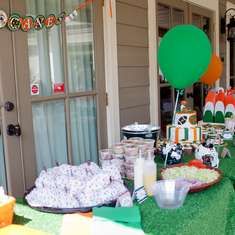 Football Birthday Party Ideas | Photo 46 of 53 | Catch My Party Football Birthday Party Ideas, U Of Miami, Superbowl Party Games, Soccer Birthday Cakes, Football Pool, Pool Party Food, Football Wedding, Graduation Food, Tailgating Ideas