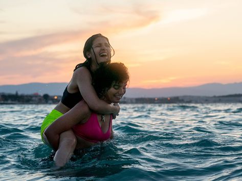 The Swimmers Movie, The Swimmers, Celine Sciamma, Film Netflix, Friend Zone, Toronto Film Festival, Indie Films, Chloë Grace Moretz, Film Festivals