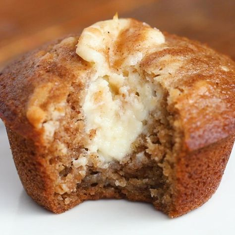 Chai Cream Cheese Muffins, Cinnamon Cheesecake Muffins, Chai Cheesecake, Banana Cream Cheese Muffins, Spiced Cheesecake, Banana Bread Muffin Recipe, Autumn Treats, Banana Cream Cheesecake, Recipe With Cream Cheese