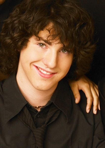 I love his sweet character on Zoey 101! It's so attractive! Chase Matthews Zoey 101, Chase Zoey 101, Zoey 102, Matthew Underwood, Sean Flynn, Zoey 101, Jamie Lynn Spears, Errol Flynn, Jamie Lynn