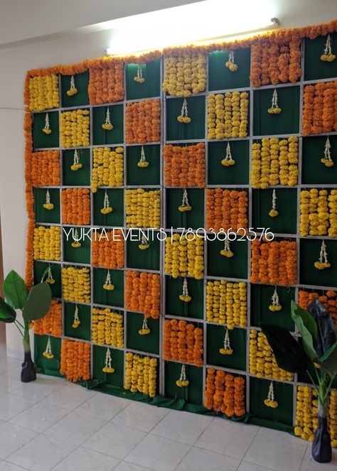 South Indian Decoration Ideas, Mantapa Decoration South Indian, South Indian Theme Decor, Pellikuturu Decoration, Pellikuturu Decor, Simple Baby Shower Decorations, Pooja Design, Ganesha Decoration, Indian Wedding Deco