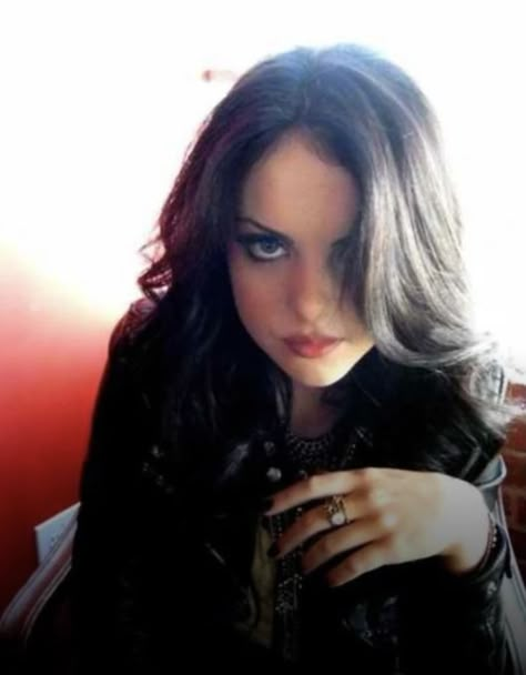 Uk Icon, Liz Gilles, Victorious Cast, Queen Liz, Jade West, Liz Gillies, Elizabeth Gillies, I Love Girls, Guys And Girls