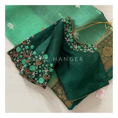 Work Blouse Hand Designs, Blouse Aari Work, Blouse Inspiration, Green Blouse Designs, Wedding Floral Design, New Saree Blouse Designs, Traditional Blouse Designs, Latest Model Blouse Designs, Fashionable Saree Blouse Designs