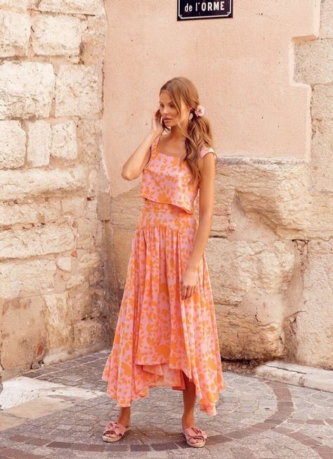 Magdalena Frackowiak Models Mister Zimi's Sunny Spring Dresses Magdalena Frackowiak, Wild Girl, Byron Bay Australia, Family Photo Outfits, Lifestyle Clothing, Byron Bay, Cropped Style, Style Boho, 70s Fashion