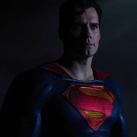 Man Of Steel Suit, Villain Actors, Black Adam Film, The Night Begins To Shine, Superman Cavill, Henry Superman, Superman Henry Cavill, Superman Clark Kent, Zack Snyder