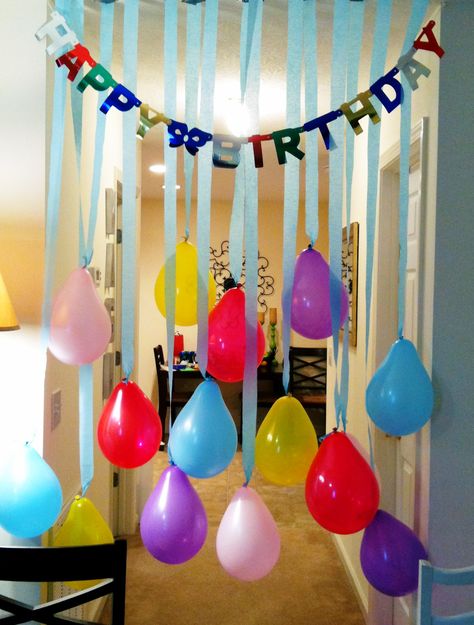 Birthday banner & streamers... easy peasy lemon squeezy! Birthday Balloon Surprise, Birthday Streamers, Birthday Morning Surprise, Birthday Morning, Birthday Decorations For Men, Birthday Room Decorations, Happy Birthday Cards Printable, Simple Birthday Decorations, Birthday Traditions