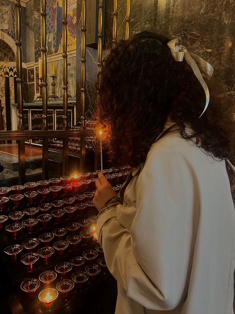 Church Girl Aesthetic, Aesthetic Cathedral, Prayer Catholic, Church Aesthetic, Fall Ootd, Catholic Women, Catholic School, Praying To God, God Loves Me