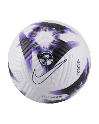 Meet the ball made to withstand it all. Molded grooves for less drag, a grippy texture for control in any weather—all built in so you can excel on the pitch every time you play. Shown: White/Fierce Purple/White Style: FB2979-101 The Pitch, Soccer Balls, Christmas 2024, Christmas Wishlist, Soccer Ball, White Style, Christmas List, Premier League, Flight