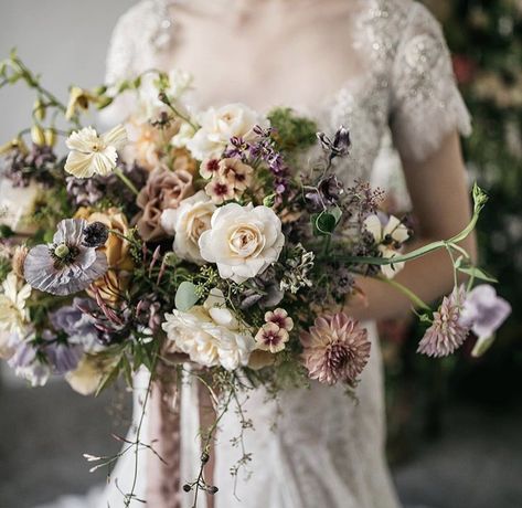 Antique Wedding Bouquet, Vintage Floral Arrangements, Vintage Wedding Bouquet, Floral Aisle, Classic Wedding Bouquet, Bouquet Inspiration, Scotland Wedding, Moody Wedding, Bouquet Arrangements