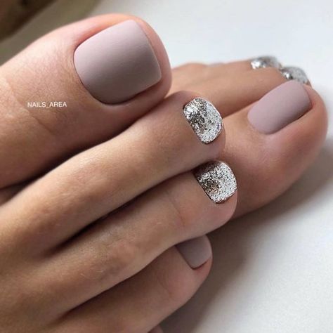 Matte Grey Nail Art ❤ 48 Toe Nail Designs To Keep Up With Trends ❤ See more ideas on our blog!!! #glaminati #lifestyle #toenails Toe Art Designs, Grey Matte Nails, Fall Pedicure, Pedicure Designs Toenails, French Pedicure, Pedicure Colors, Toe Nail Color, Pretty Toe Nails, Summer Toe Nails