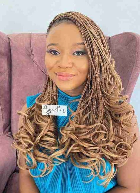 Crochet French Curl Braids, French Curl Braids Hairstyles, Crochet Hair Styles Freetress, Side Swept Braid, French Curl Braids, Curl Braids, Black Women Braids, Twist Curls, Women Braids