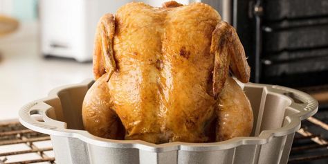 Easy Thanksgiving Turkey, Pan Roast, Perfect Roast Chicken, Roast Chicken Recipes, Pan Chicken, Bundt Pan, Whole Chicken, Roast Chicken, Roasting Pan