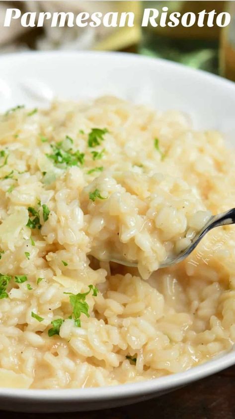 Parmesan Risotto is an easy to yet impressive dinner that features arborio rice cooked with white wine, garlic, and of course lots of parmesan cheese! If you've ever wanted to make risotto, this is a wonderful recipe to get started with. So stunning yet so simple! Risotto Recipes Parmesan, Risotto Recipes Chicken, Italian Rice Dishes, Risotto Recipes Easy, How To Make Risotto, Italian Rice, Parmesan Risotto, Chicken Risotto, Cooking With White Wine