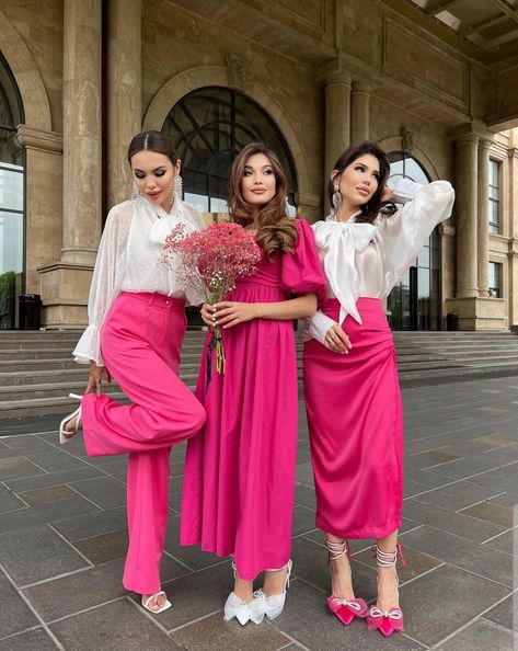 Bright Colored Outfits, Product Photoshoot, Brand Photography Inspiration, Look Rose, Eid Outfits, Color Blocking Outfits, Arab Wedding, Classic Style Outfits, Disney Princess Dresses