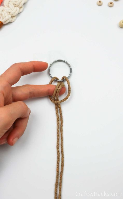 How To Knit A Keychain, Simple Macrame Keychain Diy, Boho Keychain Diy Tutorial, Step By Step Macrame Keychain, Easy Diy Keychains To Sell, Knot Keychain Diy, Key Chains Diy Handmade Easy, Key Ring Ideas Diy, Yarn Keychain Diy Easy