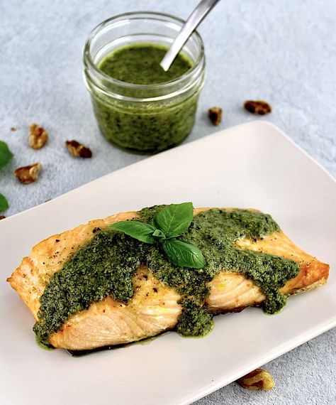 Air Fryer Pesto Salmon Pesto Salmon Recipe, Fried Rice Recipes, Grilled Broccolini, Side Dishes For Salmon, Homemade Cajun Seasoning, Pesto Salmon, Walnut Pesto, Keto Pizza, Red Rice