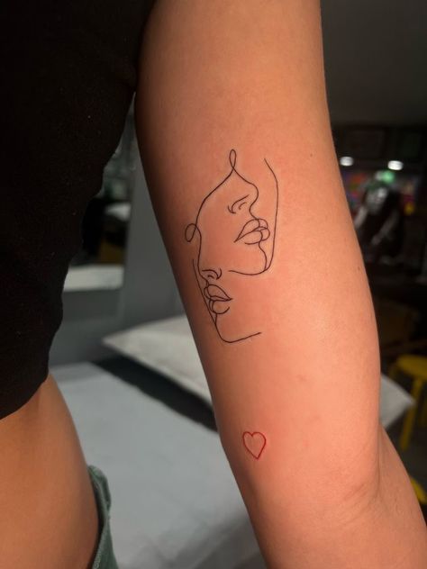 Womans Face Outline Tattoo, Women Face Outline Tattoo, Minimalistic Face Tattoo, Spine Tattoos Outline, Face Line Tattoos For Women, Gemini Outline Tattoo, Gemini Patchwork Tattoo, Line Art Faces Tattoo, Two Face Gemini Tattoo