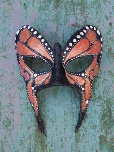 Best Halloween Masks, Mask Design Drawing, Halloween Mask Ideas, Paper Mask Making, Butterfly Masquerade Mask, Cool Halloween Masks, Fairy Mask, Scary Masks, Harlequin Mask