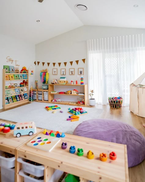 Toddler Daycare Rooms, Home Daycare Rooms, Home Daycare Ideas, Daycare Rooms, Baby Playroom, Daycare Room, Montessori Playroom, Montessori Room, Colorful Kids Room