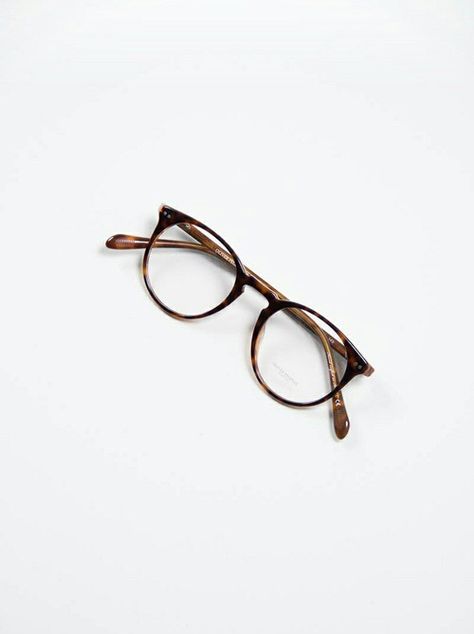 Simplicity Lifestyle, Tortoise Shell Glasses, Four Eyes, Fashion Menswear, Oliver Peoples, 가을 패션, Lifestyle Fashion, Optical Frames, Mode Inspiration