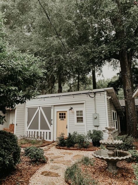 Exterior Tiny House, She Shed With Bathroom, Backyard Studio Shed, Cottages Exterior, Home Office Art Studio, Best Floor Plans, Floor Plans Modern, Living In A Shed, Loft Floor Plans