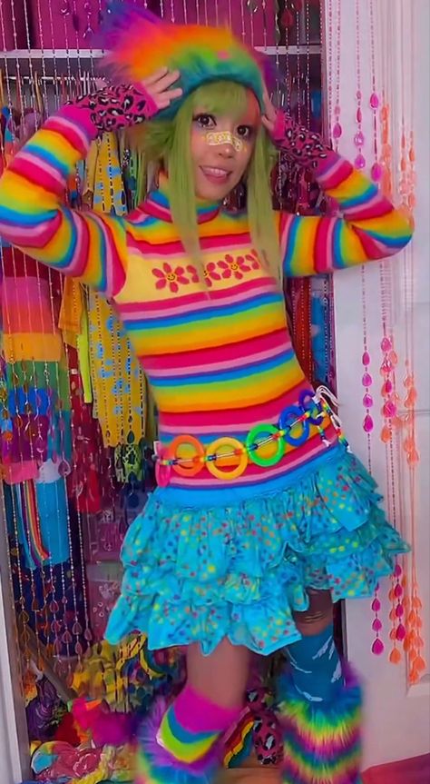 Harajuku Fashion Rainbow, Colorful Harajuku Fashion, Decora Fashion Dti Outfit, Partycore Outfits, Harajuku Fashion Colorful, Kandi Core Outfit, Decora Fashion Outfits Rainbow, Neon Core Outfit, Rainbow Clown Outfit