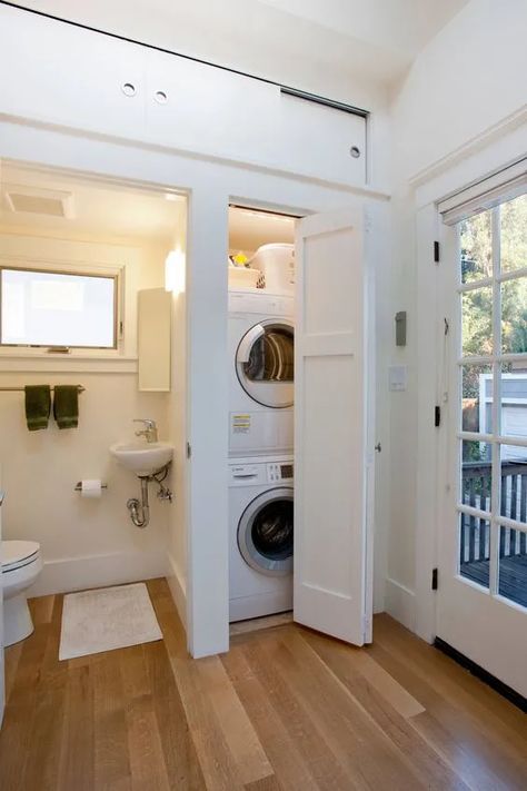 Craftsman Laundry Room, Laundry Room Decorating, Small Laundry Room Organization, Laundry Room Closet, Bathroom Laundry Room, Laundry Room Bathroom, Laundry Closet, Small Laundry Rooms, Small Laundry Room