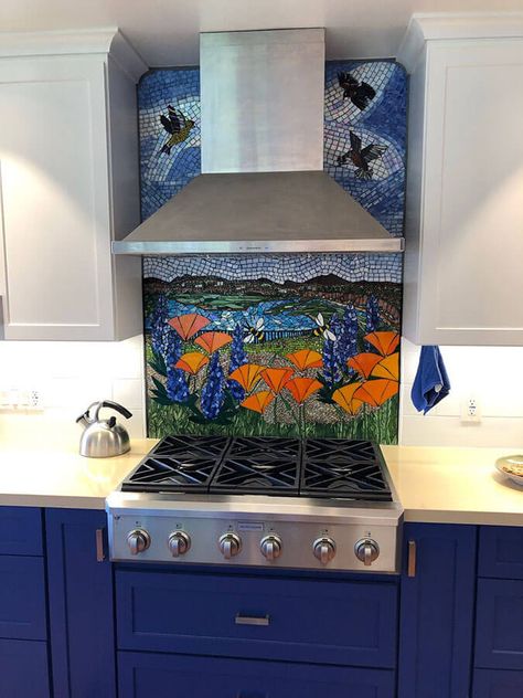 Mosaic Art Backsplash Kitchen, Kitchen Backsplash Mosaic Ideas, Funky Tile Backsplash, Mosaic Tile Behind Stove, Diy Mosaic Backsplash Kitchen, Mosaic Behind Stove, Mosaic Art Kitchen, Back Splashback Kitchen Ideas Diy, Behind Oven Backsplash