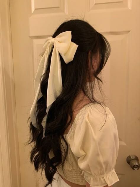 Hair With Bow, Bridal Half Up Half Down, Bridal Dinner, Old Fashioned Hairstyles, Tied Up Hairstyles, Half Up Curls, Cute Goals, Pretty Hair Styles, Bridal Hair Half Up