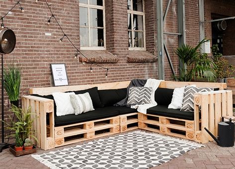 Meubelen van Pallets - Koop je pallet meubels online en laat ze bezorgen! Dream Terrace, Pallet Bank, Diy Pallet Couch, Pallet Lounge, Pallet Furniture Designs, Pallet Garden Furniture, Pallet Patio Furniture, Pallet Projects Furniture, Pallet Patio