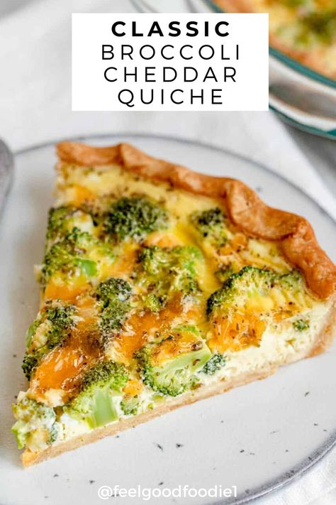 It's so easy to make quiche from scratch! This broccoli and cheese quiche is made with cheddar cheese and is a perfect weekend brunch recipe. | Egg Recipes | Weekend Brunches | Quiche Recipes | Vegetarian mains Quiche With Pie Crust, Broccoli And Cheese Quiche, Kiesh Recipes, Broccoli Cheese Quiche, Broccoli Quiche Recipes, Broccoli Cheddar Quiche, Cheddar Quiche, Cheese Quiche Recipe, Weekend Brunch Recipes