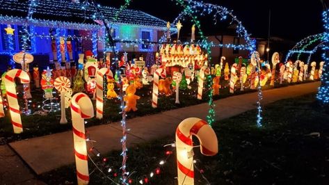 You've Gotta See These 7 Spectacular Neighborhood Christmas Light Displays In Illinois Christmas Lights Neighborhood, Best Christmas Light Displays, Best Christmas Lights, Christmas Light Displays, Travel Writing, Travel Articles, Christmas Display, Christmas Light, North America Travel