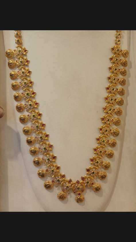 Surya Haram Designs Gold, Indian Gold Necklace Designs, Mango Haram, Gold Necklace Wedding, Gold Haram, Haram Designs, Bridal Jewellery Inspiration, Long Haram, Gold Jewelry Outfits