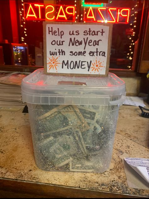 Christmas Tip Jar Ideas, Christmas Tip Jar, Tip Jar Ideas For Work Funny, Tips Jar Ideas Funny, Tip Jar Ideas, Funny Tip Jars, Smoothie Shop, Tip Jar, Coffee Shop Bar