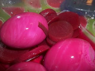 Pickled Red Beet Eggs Recipe, Beets And Eggs, Pickled Beets And Eggs, Pickled Beets Recipe, Pennsylvania Dutch Recipes, Pickled Eggs, Pickled Beets, Beet Recipes, Red Beets