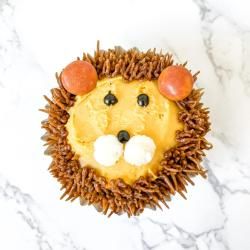 Wild Birthday Theme, Two Wild Party, Easy Kids Birthday Cakes, Lion Cupcakes, Kids Birthday Food, Easy Kids Party, Novelty Cupcakes, Kids Birthday Cupcakes, Birthday Cake Tutorial