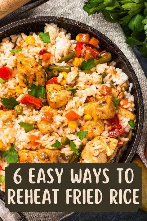 Looking for ways to reheat fried rice correctly so you can enjoy leftovers safely and avoid food waste? Choose one of these 6 methods. Plain Fried Rice, Tuna Fried Rice, Homemade Chicken Fried Rice, How To Reheat Rice, Seafood Fried Rice, Rice In The Oven, Rice In The Microwave, Reheat Chicken, Stir Fry Rice