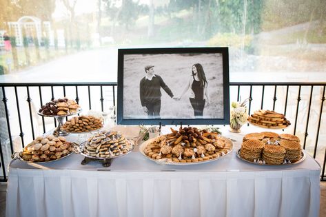 Italian Dessert Table, Cookie Table Display, Cookie Table Wedding Display, Cookie Bar Wedding, Cookie Table Wedding, Italian Wedding Cookies, Cookie Display, Italian Cookie, Bacon Wrapped Scallops