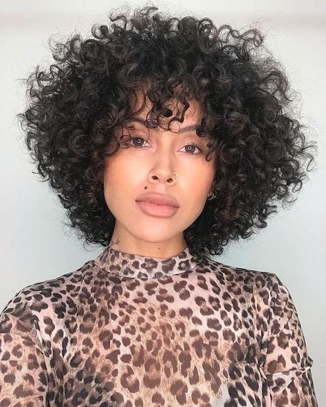 Curly Heart Shaped Hair, Heart Shape Curly Hair, Heart Shaped Haircut Natural Hair, Heart Shape Curly Haircut, Heart Shaped Curly Haircut, Heart Shaped Afro, Heart Shaped Hair, Short Curly Afro, Kort Bob