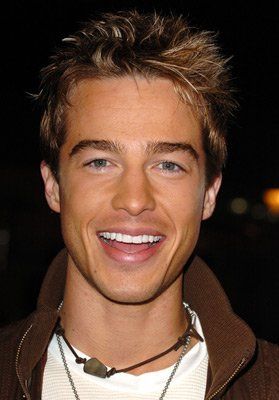 Ryan Carnes - actor Ryan Jones, Deep Autumn, Male Actors, Seasonal Color Analysis, Ash Brown, Brown Highlights, Perfect Eyes, Young Actors, Golden Blonde