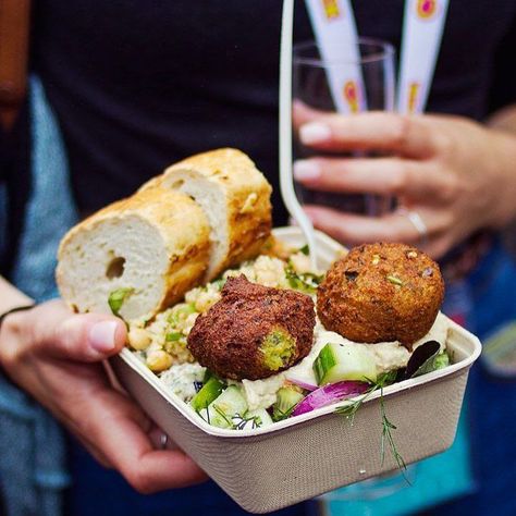 Of course we cannot forget to have an amazing Falafel stall  Tag a friend who loves Falafel  #SSFDXB #StreetFooDxb by streetfoodxb Healthy Street Food, World Street Food, Food Vans, Camden Lock, Festival Food, Food Street, Best Street Food, Food Trailer, Gatwick