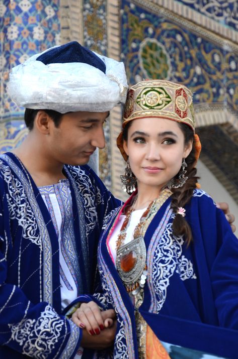 Traditional dress - Bukhara, Uzbekistan Yemeni Clothes, Bukhara Uzbekistan, Ethnic Dress, Traditional Attire, Folk Costume, World Cultures, Traditional Dress, Central Asia, Life Magazine