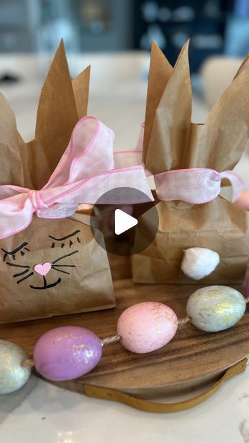 Linda | Home Inspo| Entertaining | Easy Recipes & DIYs on Instagram: "Make your own Easter treat bags at home with brown lunch bags. 🐰🩷 I was is inspired by @athomewiththehamiltons and knew I wanted to make them. They turned out so cute and are super easy.  Comment “bunny” and I will send you links for everything I used.   #eastertreatbags #diyeasterbag #eastereggbag #diyeaster #michaelseaster #michaelsddiy" Diy Easter Bags, Diy Easter Treats, Easter Egg Treats, Easter Bunny Treats, Creative Easter Eggs, Easter Treat Bags, Easter Flower Arrangements, Easter Favors, Paper Bag Crafts