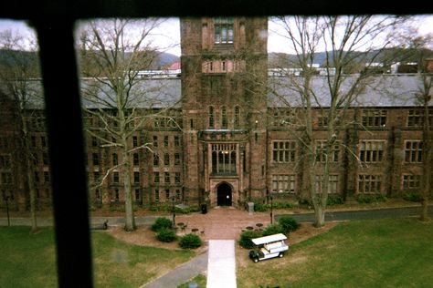 10 Reasons Why Mount Holyoke Is The College Of My Dreams Mount Holyoke College, College Bookstore, College List, College Library, College Aesthetic, The Odyssey, College Experience, Dream School, Boarding School