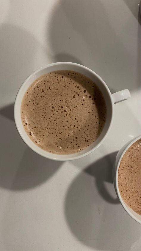 hot chocolate aesthetic that girl food drink cups pretty yummy Cappucino Aestethic, Hot Coffee Aesthetic, Cappuccino Aesthetic, Iced Mocha Aesthetic, Coffee Aesthetic Cappuccino, Cold Coffee Aesthetic Instagram, Iced Coffee Aesthetic Instagram, Coffee Obsession, Food Wallpaper